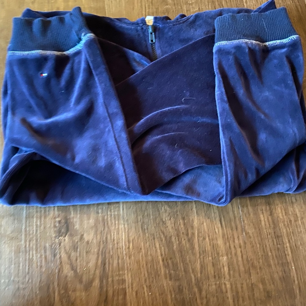 Tommy Hillfiger crushed velvet sleep hoodie - Picture 2 of 3